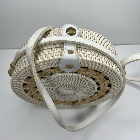 Round wicker crossbody - Picture 3 of 3